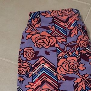 BNWOT : LulaRoe OS leggings